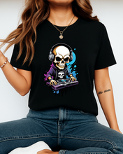 🎶 Ženska Majica DJ Skull – 100% Organski Pamuk, Streetwear Stil - tsrm2-14